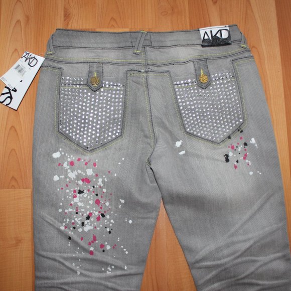 AKDMKS SZ 7 Gray Short Cut Capri Jeans Print Studs - Picture 3 of 8